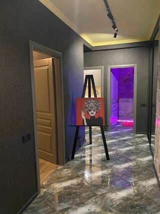 Апартаменты Apartments Lux in city center Lviv Львов Апартаменты Art с 2 спальнями, Hnatyuka 3-9
