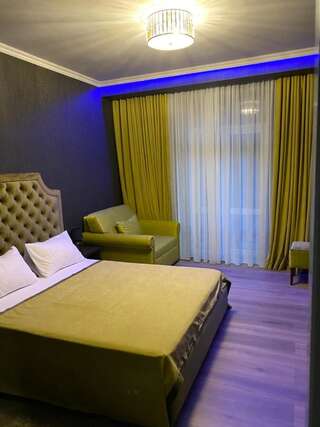Апартаменты Apartments Lux in city center Lviv Львов Апартаменты Art с 2 спальнями, Hnatyuka 3-12