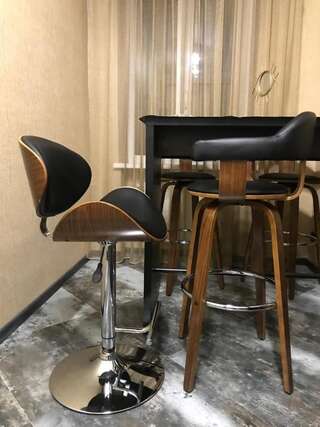 Апартаменты Apartments Lux in city center Lviv Львов Апартаменты Art с 2 спальнями, Hnatyuka 3-17