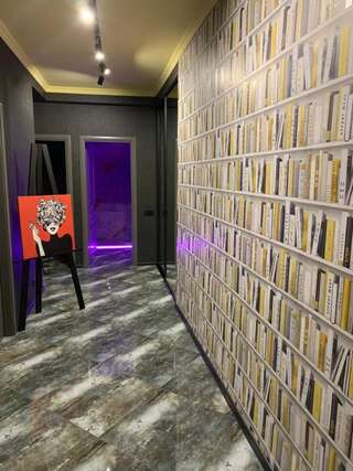Апартаменты Apartments Lux in city center Lviv Львов Апартаменты Art с 2 спальнями, Hnatyuka 3-22