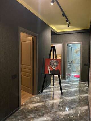 Апартаменты Apartments Lux in city center Lviv Львов Апартаменты Art с 2 спальнями, Hnatyuka 3-8